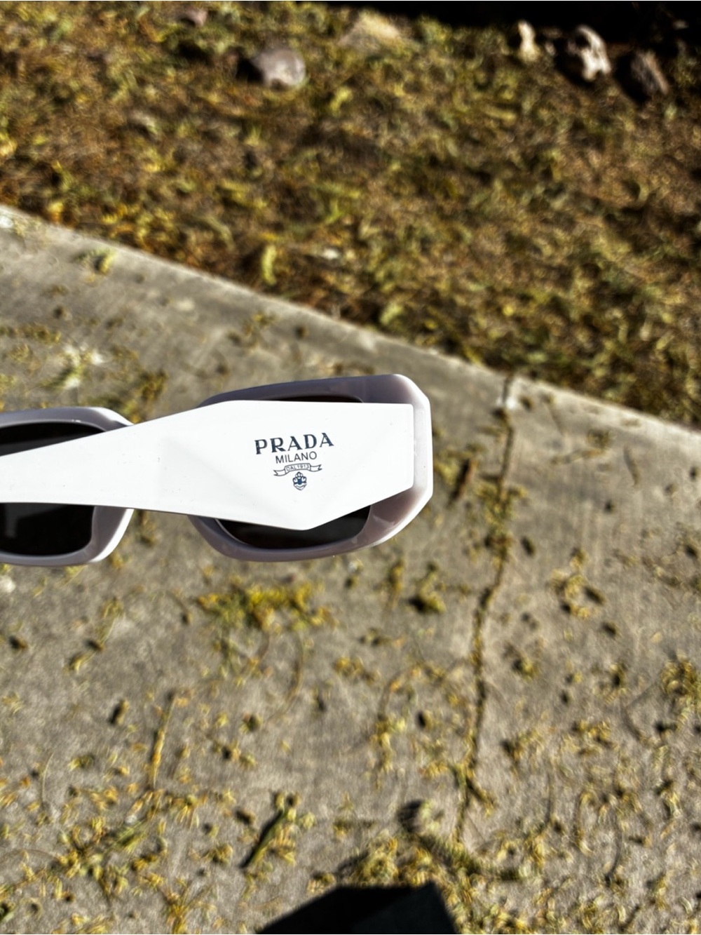 Prada sunglasses - Picture 3 of 5